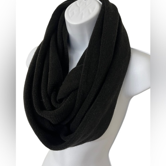 🖤 NWT Calvin Klein Infinity Scarf - Black - Picture 3 of 9